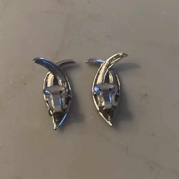 Boucher Silver Clip Earrings Vintage - Picture 2 of 6